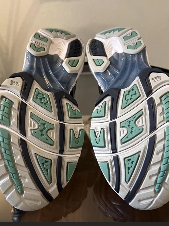 ASICS Teal and Navy Mesh Running Sneakers main image 6
